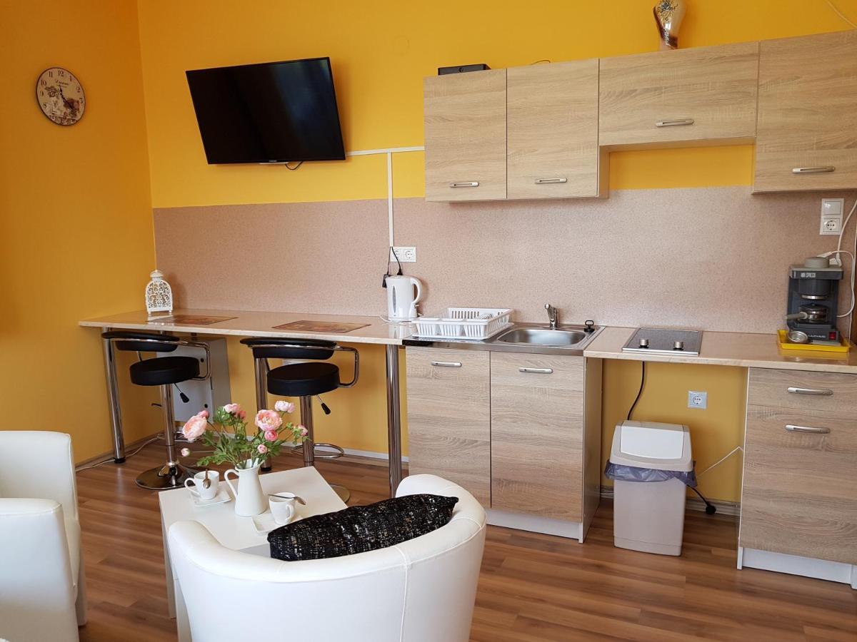 Monika Vendeghaz Hotel Morahalom Ngoại thất bức ảnh