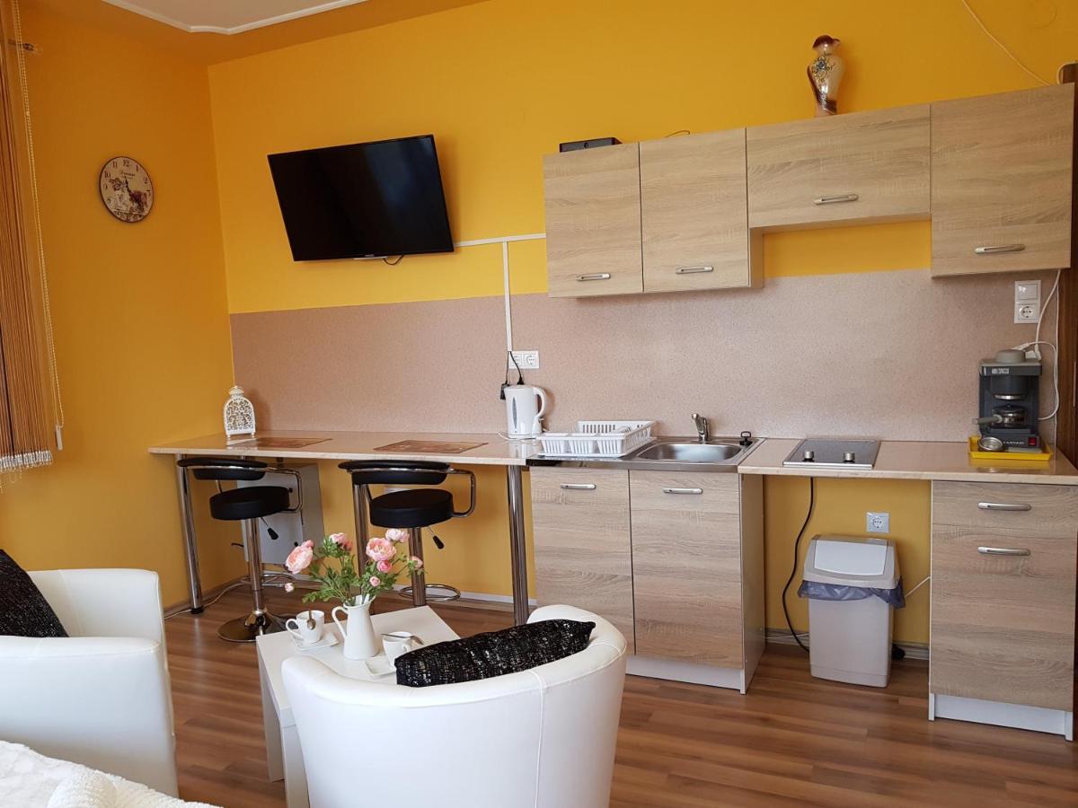 Monika Vendeghaz Hotel Morahalom Ngoại thất bức ảnh