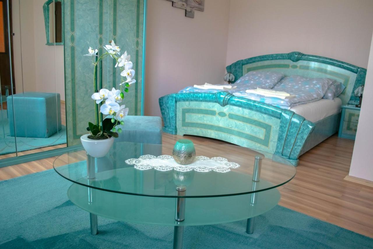 Monika Vendeghaz Hotel Morahalom Ngoại thất bức ảnh