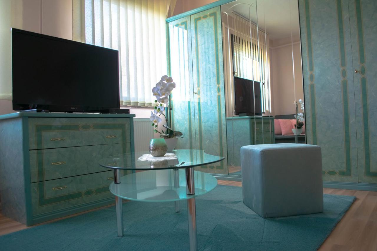 Monika Vendeghaz Hotel Morahalom Ngoại thất bức ảnh
