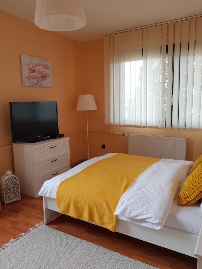 Monika Vendeghaz Hotel Morahalom Ngoại thất bức ảnh